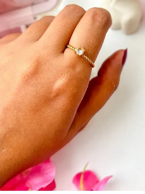 Delicate ring