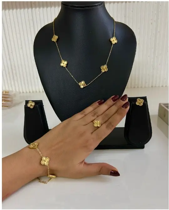 Golden Clover set of 4