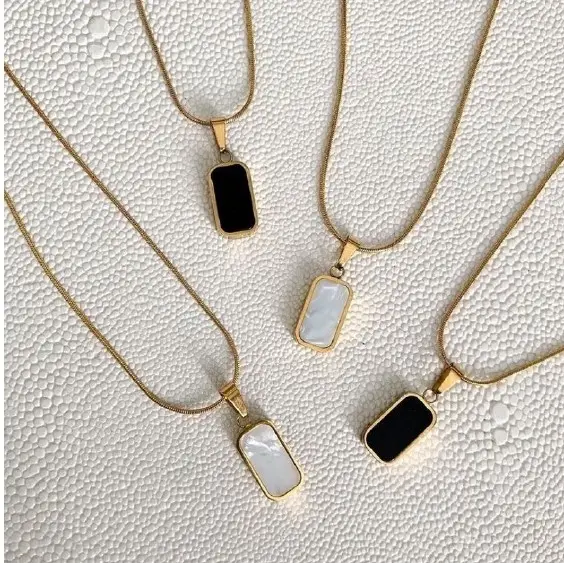 Black and white reversible necklace