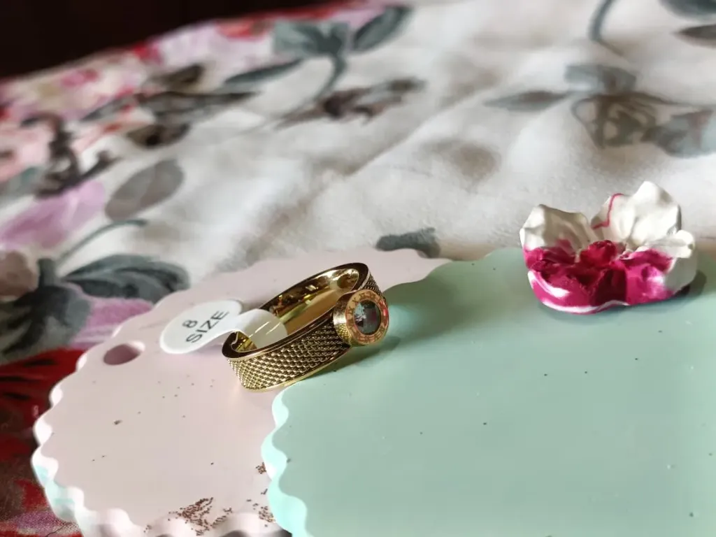 [02-0002] Gold ring 20095