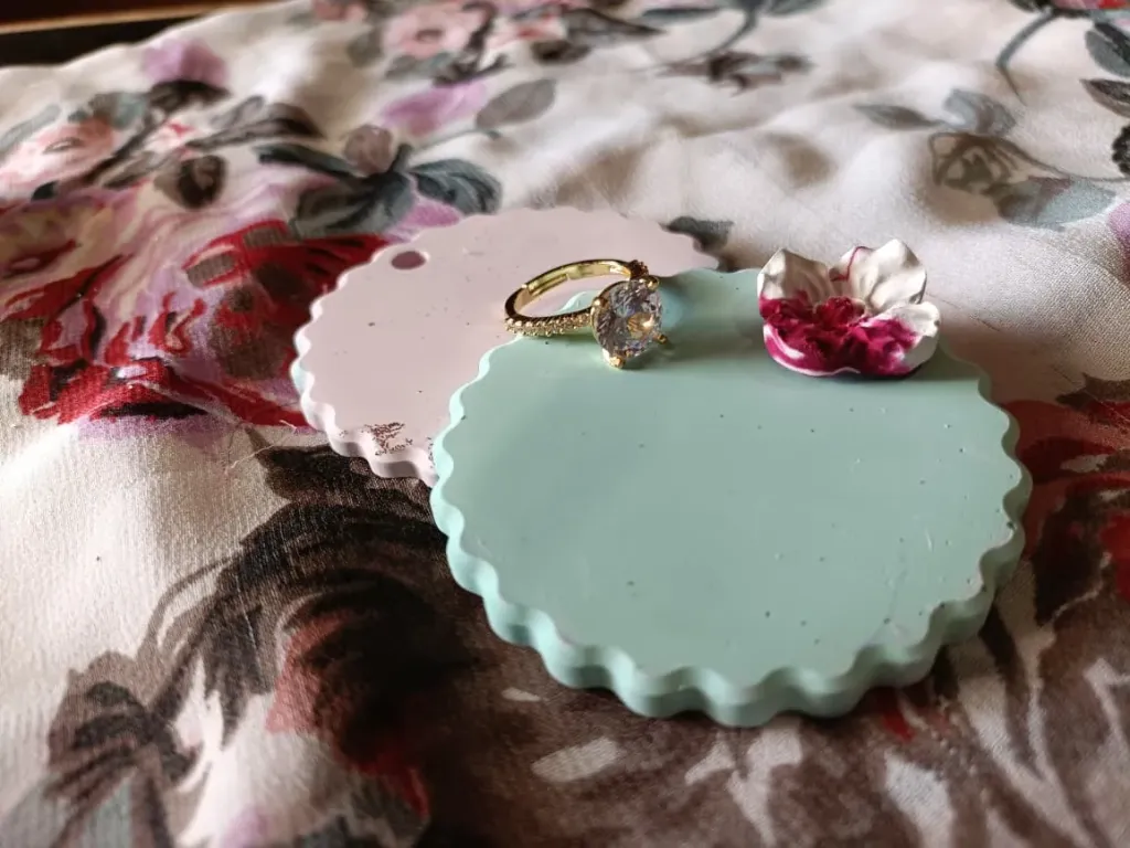 [02-0004] Single layer diamond ring 20092