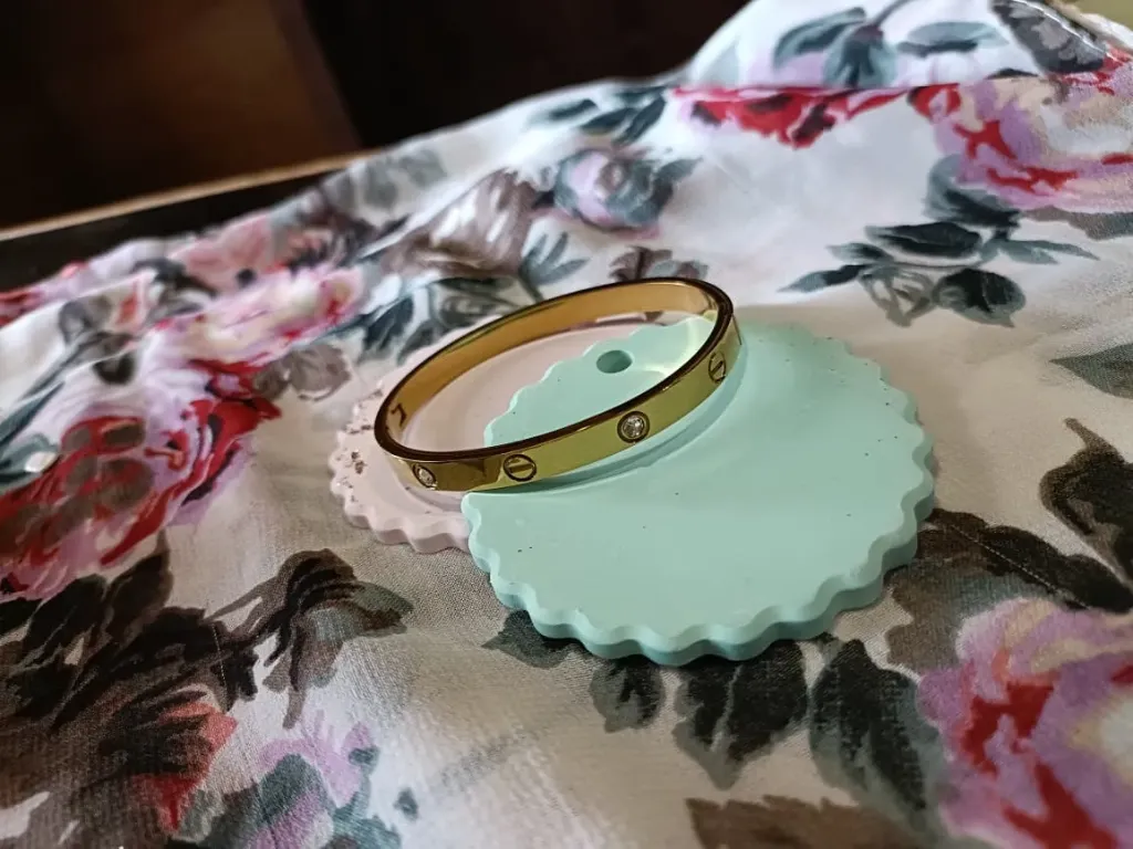 [04-0005] Studded diamond kadaa 24110